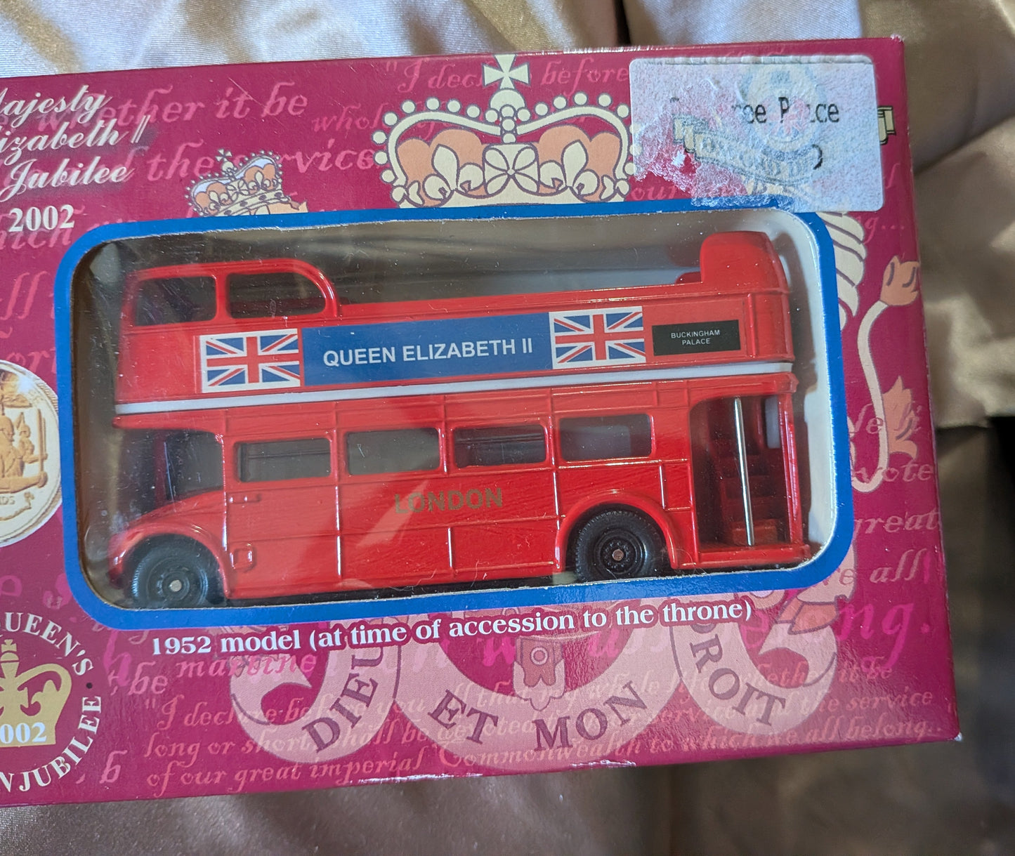 Oxford Queens Jubilee Commemorative Bus Set.