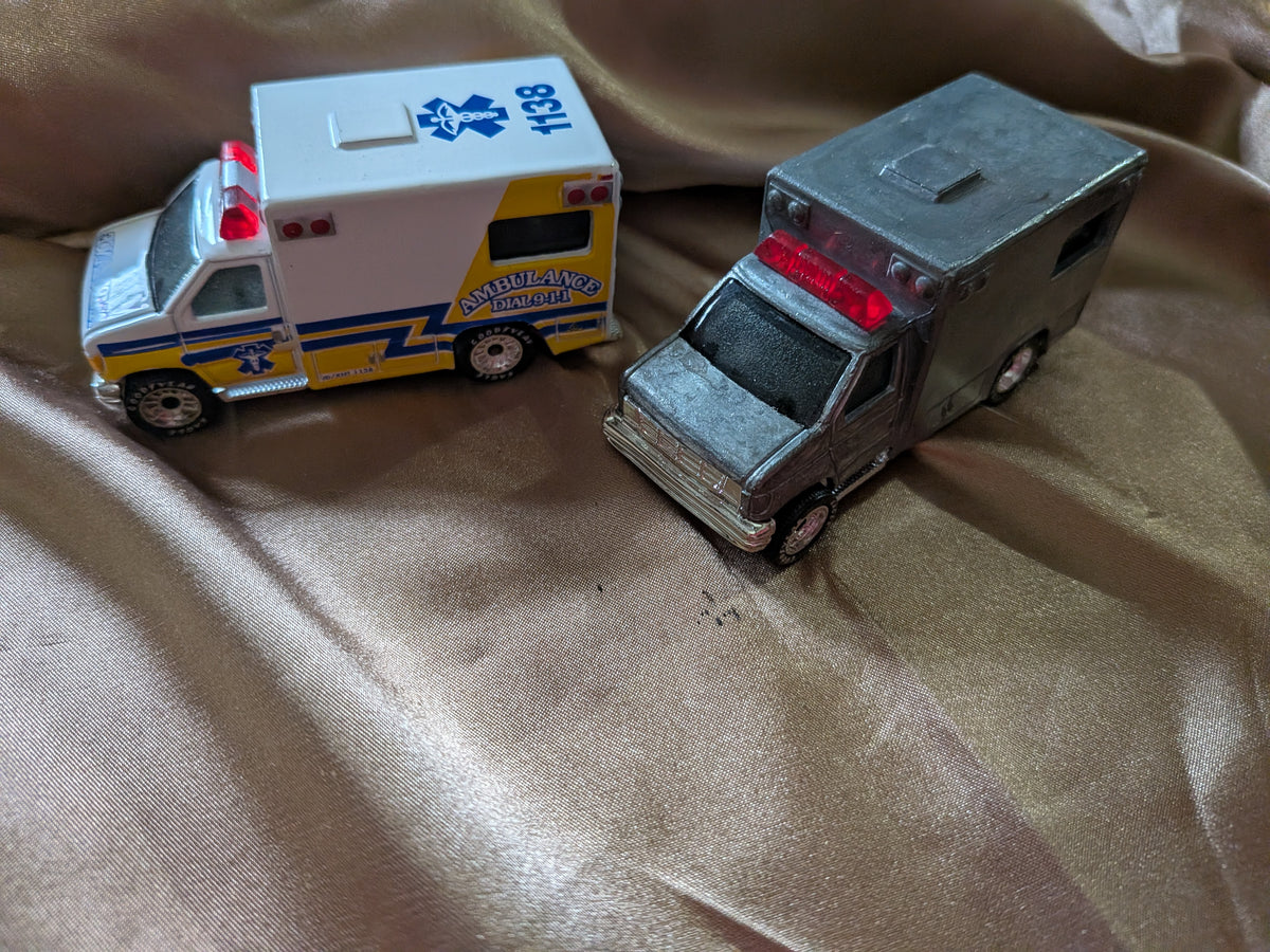 Matchbox Inaugural Collection 1997 Ambulance.