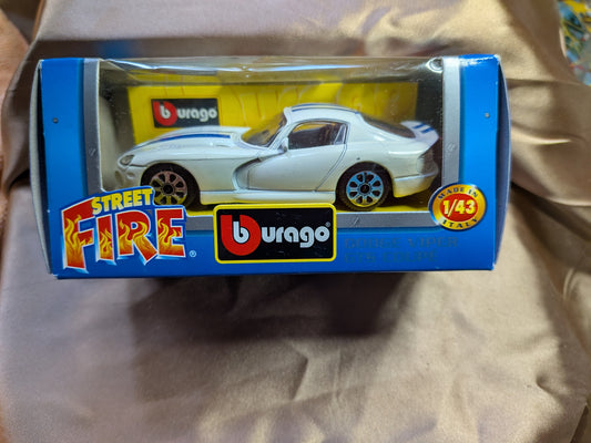 Bburago Dodge Viper GTS Coupe #4120 1:43 White And Blue