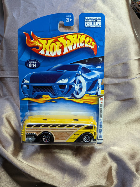Hot Wheels 2001 Surfin' School Bus. No. 14