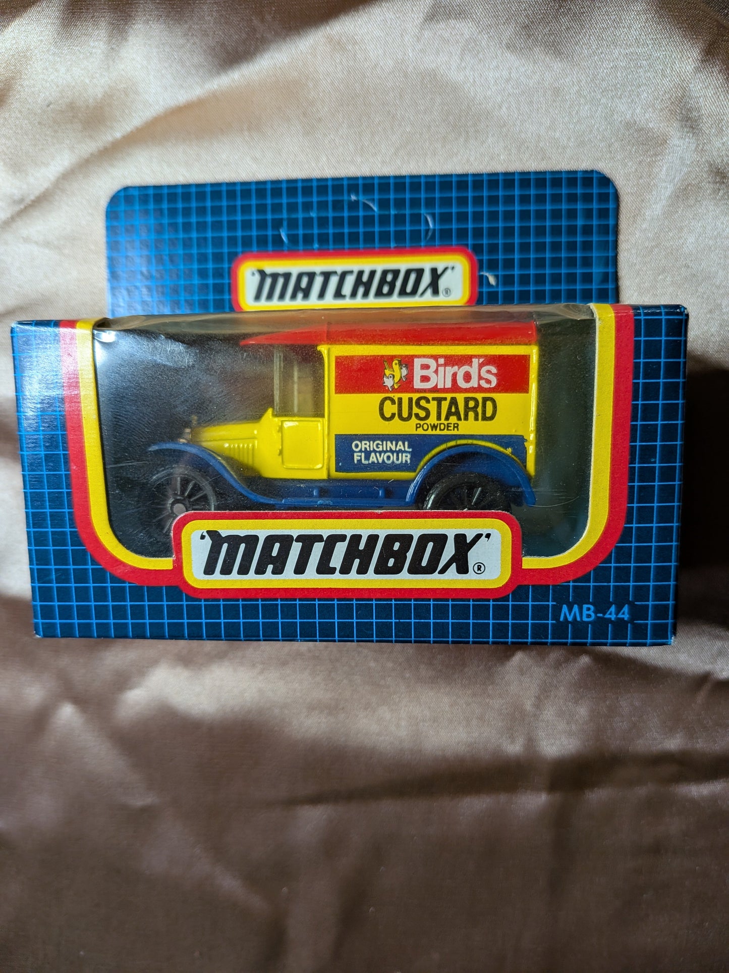 1989 Matchbox 1921 Model T Ford Birds Custard Van