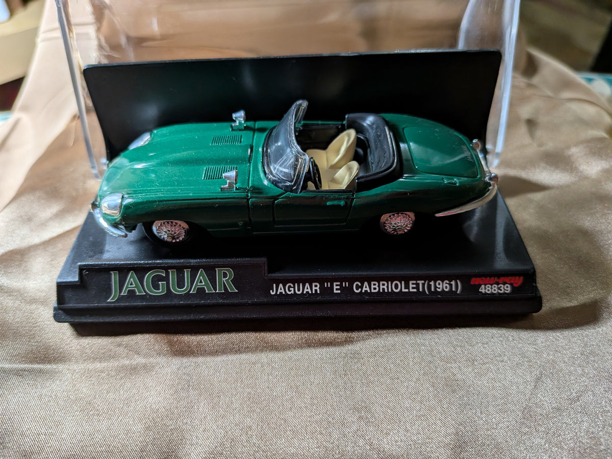 Newray - 1961 Jaguar E-Type Cabriolet