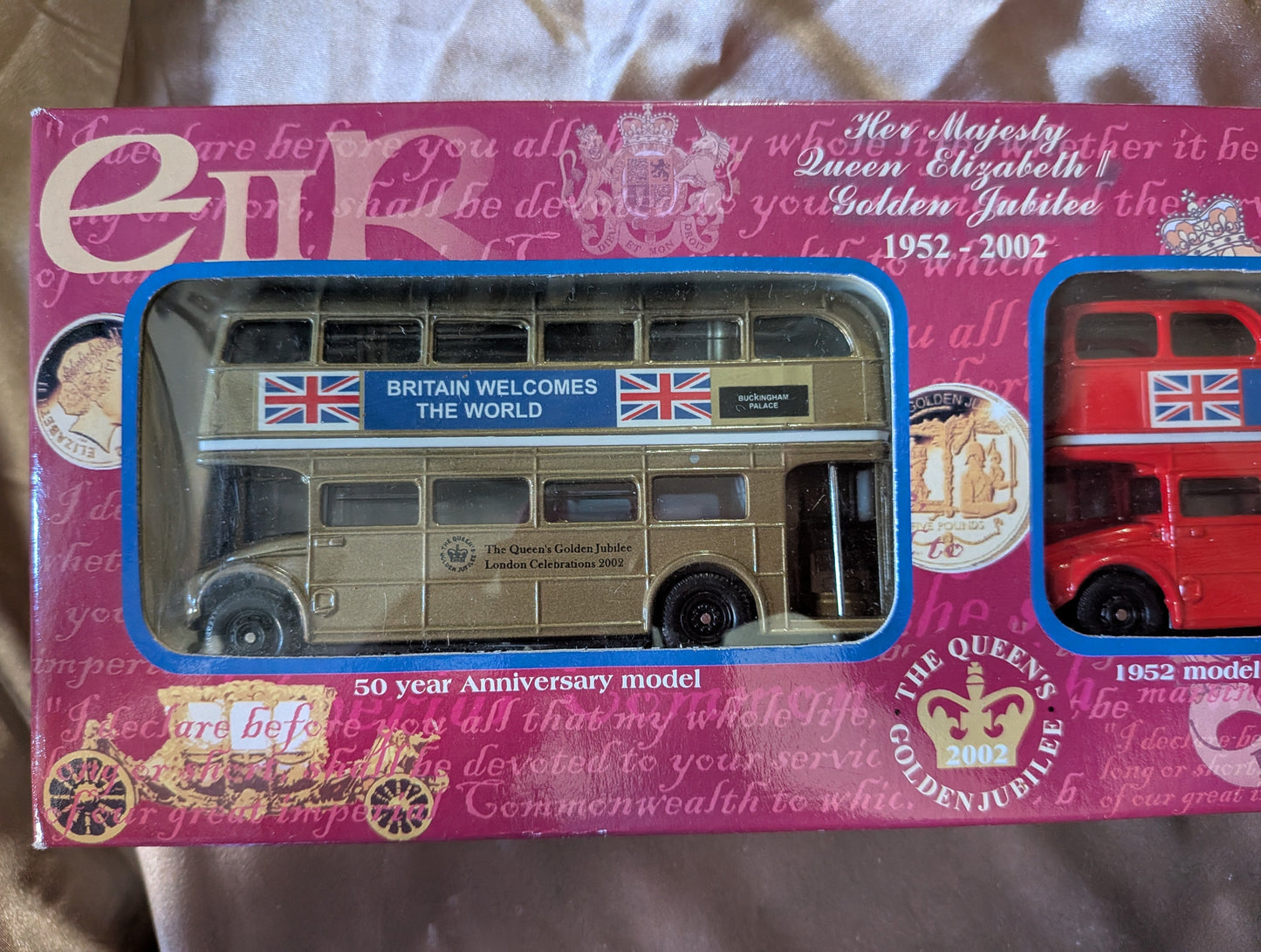 Oxford Queens Jubilee Commemorative Bus Set.