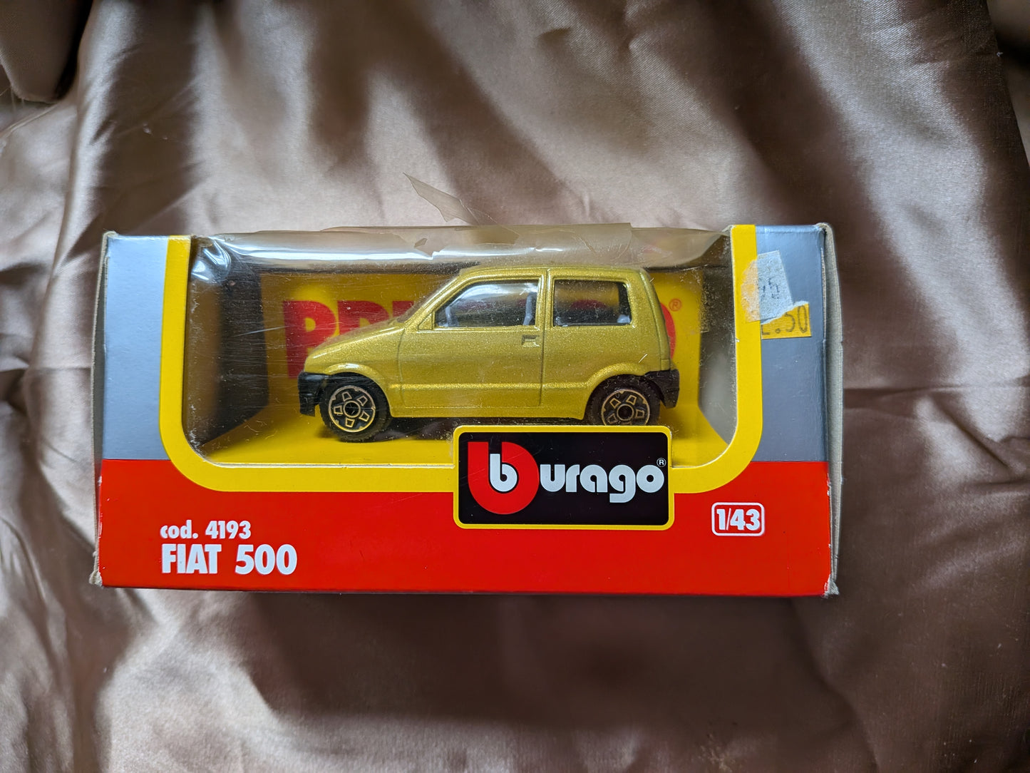 Bburago Street Fire Fiat 500 / Cinquecento