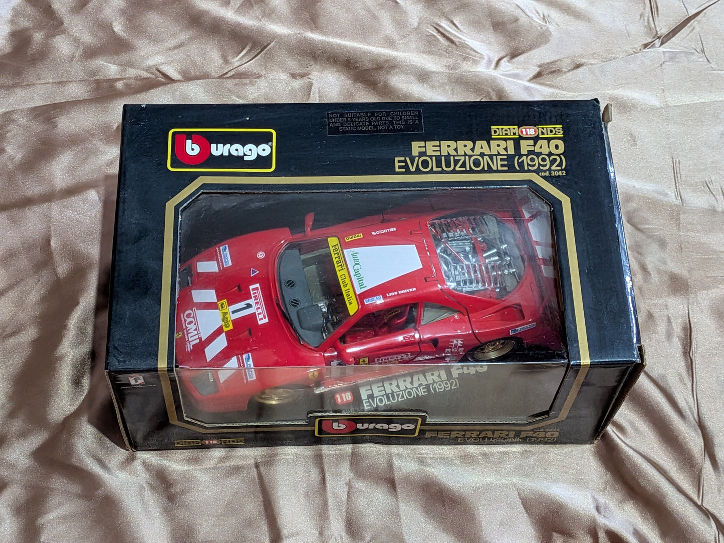 Bburago Ferrari F40 Evoluzione 1992 1:18