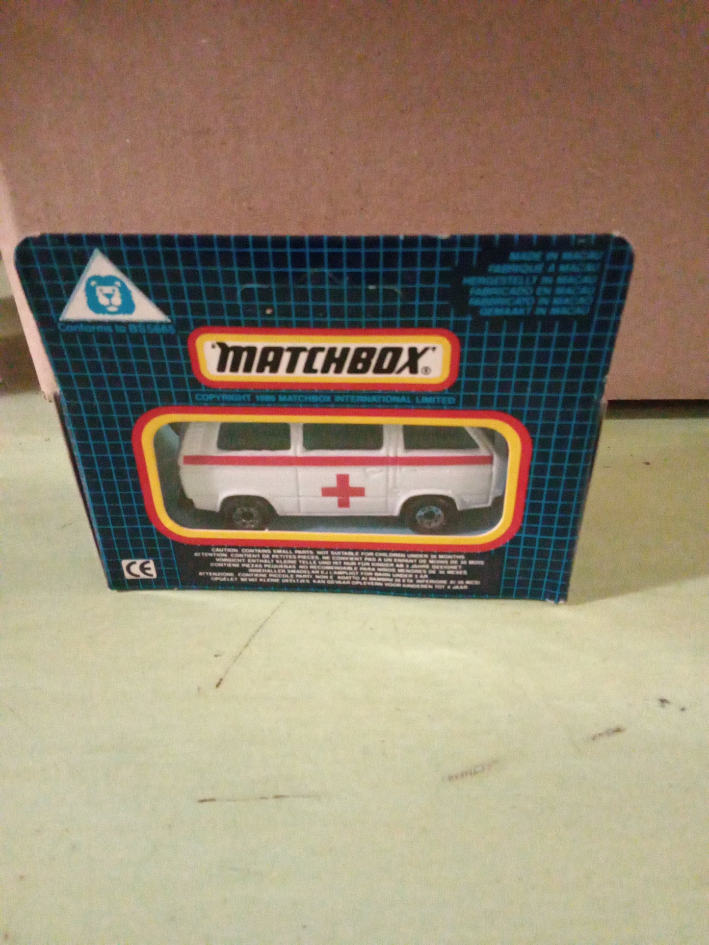 Matchbox MB-20 VW Transporter Ambulance 1:59 Boxed 1990